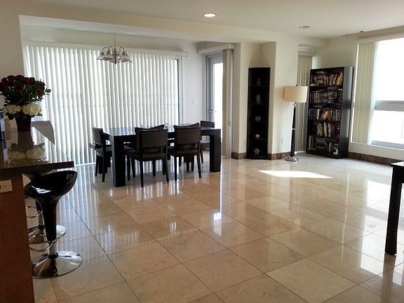 3rd image of 702 S Serrano Ave APT 302
