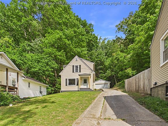2nd image of 743 Greenbrier St