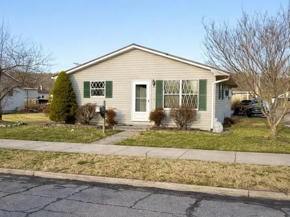 809 N 5th St, Ironton, OH 45638