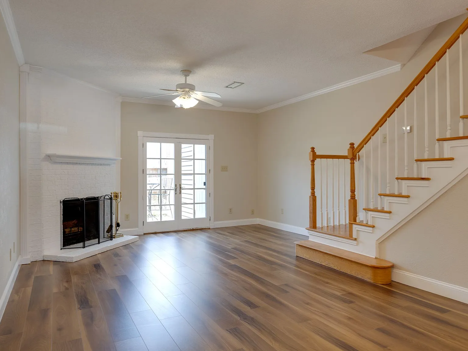 2 bed, 1.5 bath, 1188 sqft, $1,599 — Photo 4