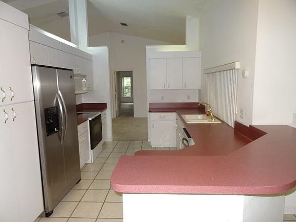 5th image of 17477 Temple Blvd