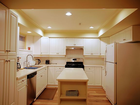 5th image of 10958 163rd St
