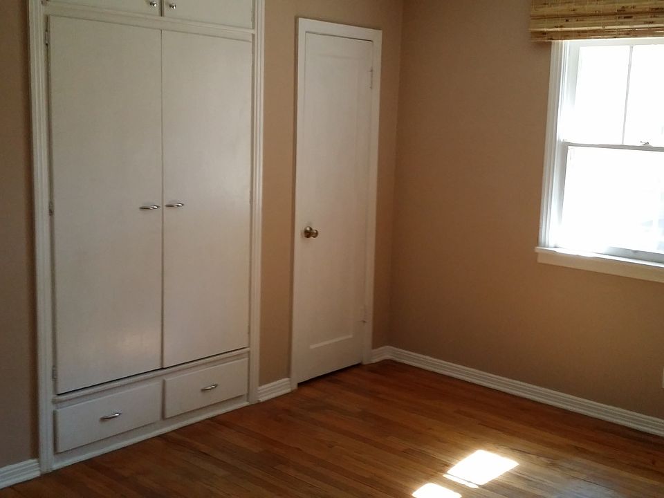1st image of 222 Montclaire Dr SE