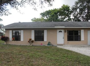 422 SW Sansom Ln, Port Saint Lucie, FL 34953