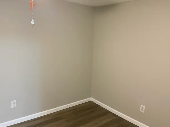 412 Woodcreek Dr #7, Radcliff, KY 40160