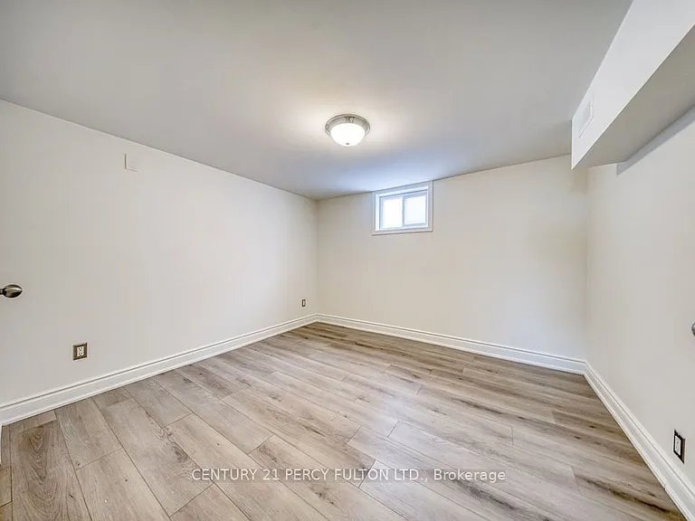36 Merryfield Dr — Photo 25
