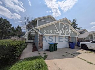 1855 NE Knollbrook St, Lees Summit, MO 64086