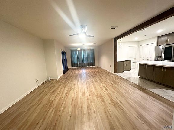 4th image of 170 Alamo Dr