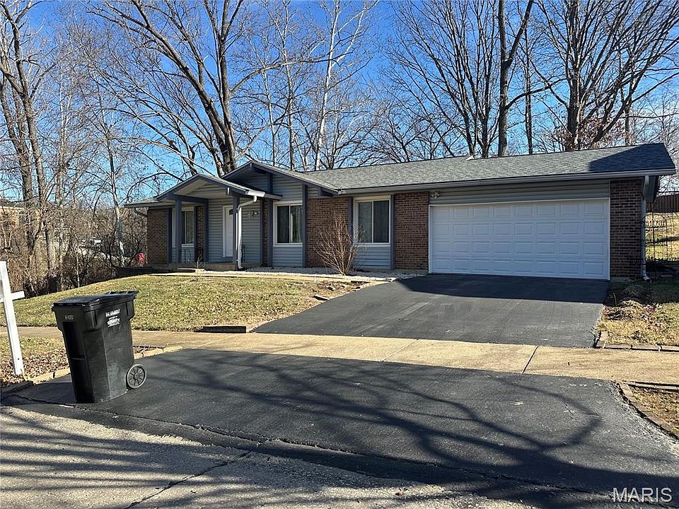 1st image of 1206 Crested View Dr