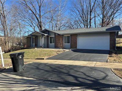 1206 Crested View Dr, Saint Louis, MO, 63146