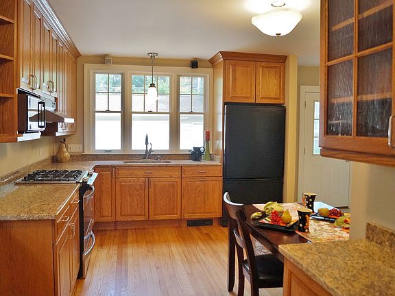 5th image of 2177 Chatfield Dr