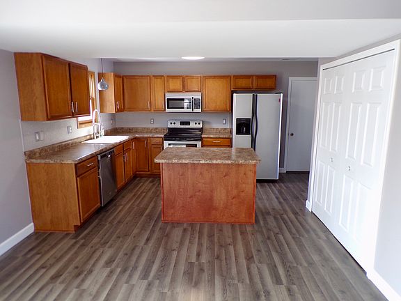 4th image of 2817 Oxbow Ave