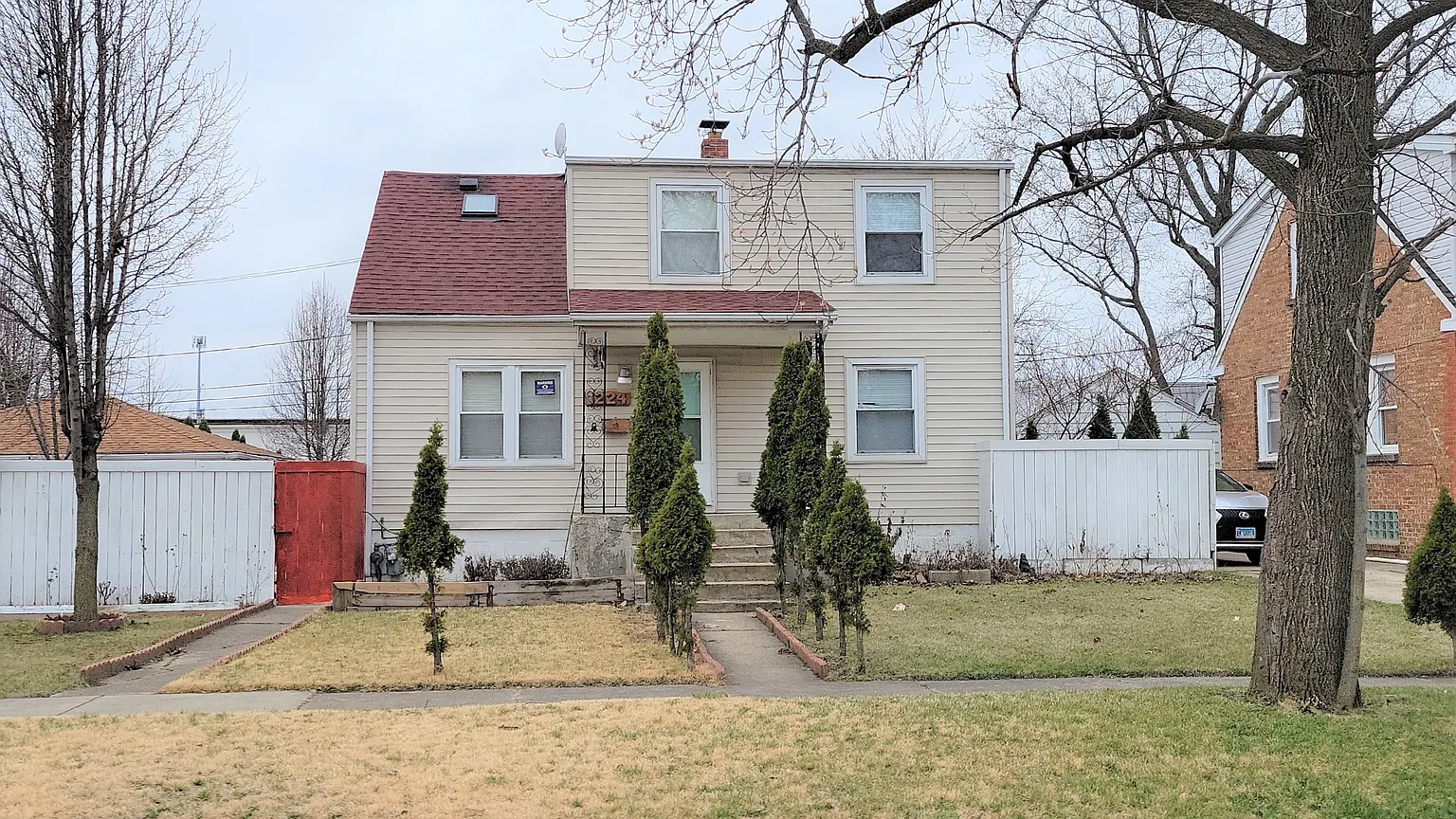 1224 Hirsch Ave photo 1