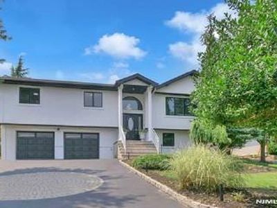 149 Oldham Rd, Wayne, NJ, 07470