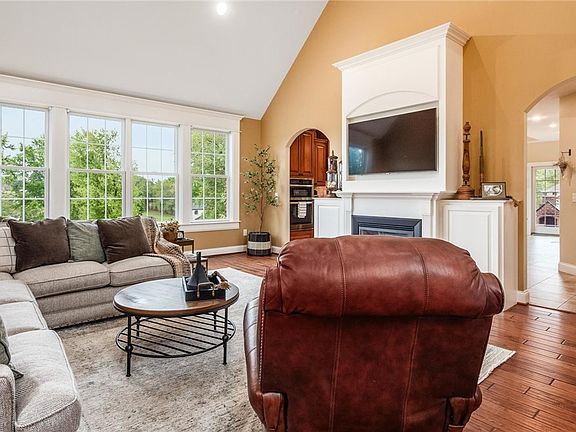 4th image of 2413 Stonington Way