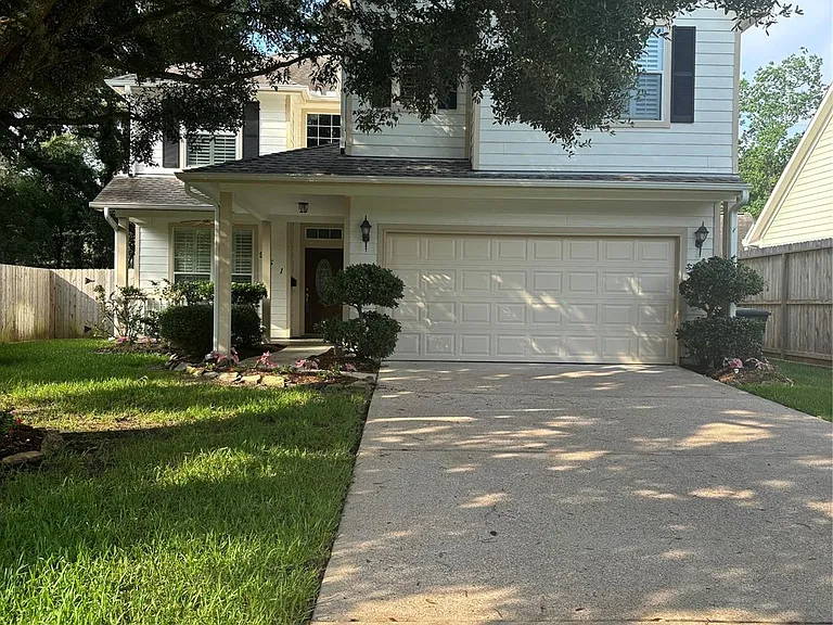 951 Lamonte Ln — Photo 2