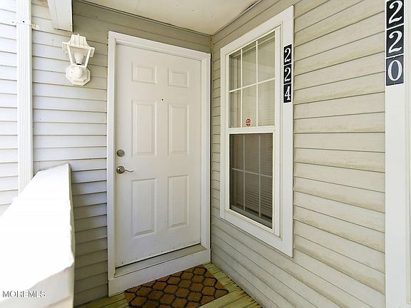 4th image of 224 Meadow Ridge Road