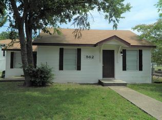 562 W Vanderbilt St, Stephenville, TX 76401