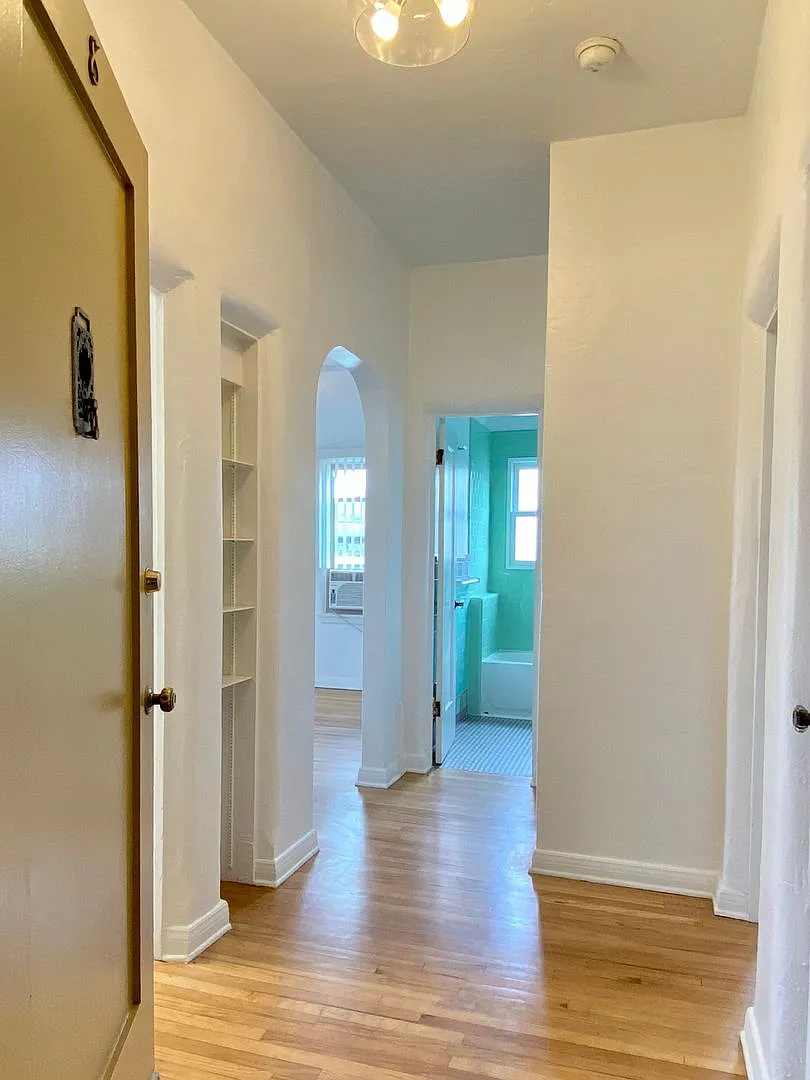 369 North Spaulding Avenue (6600) — Photo 1