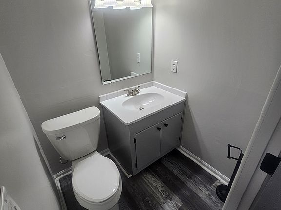4th image of 2531 Forbes Ave #A