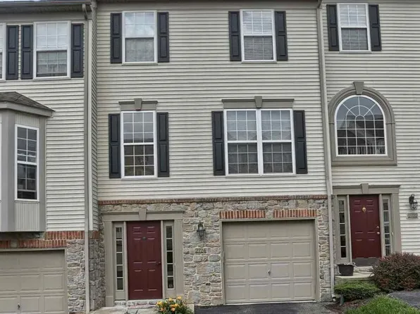 2724 Hunt Club Dr, York, PA 17402
