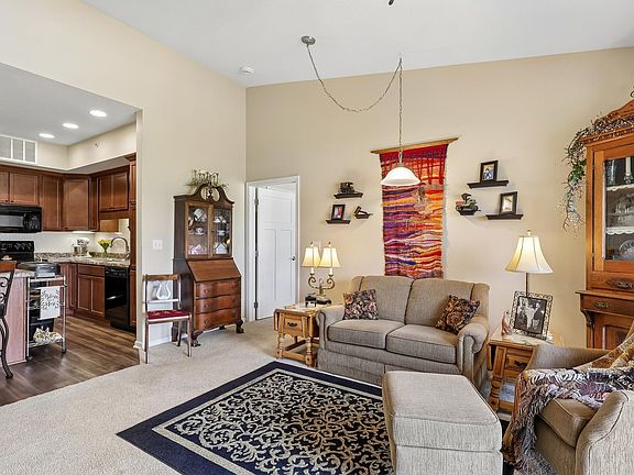 5th image of 1250 SW Magazine Rd Unit 308