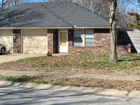 502 SE Lee Haven Dr, Lees Summit, MO 64063