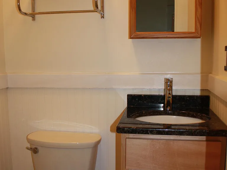 701 S Woodlawn Ave — Photo 11