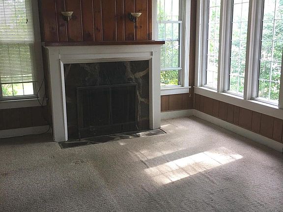 3rd image of 75 Sparks Ave