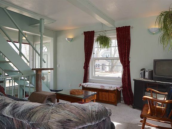 2nd image of 526 North St