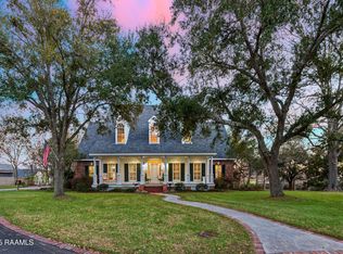 9 Oak Pl, New Iberia, LA 70563