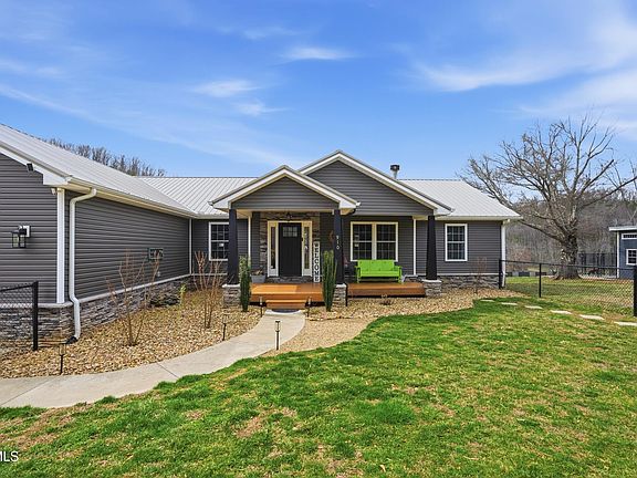 5th image of 910 Kitchen Branch Rd