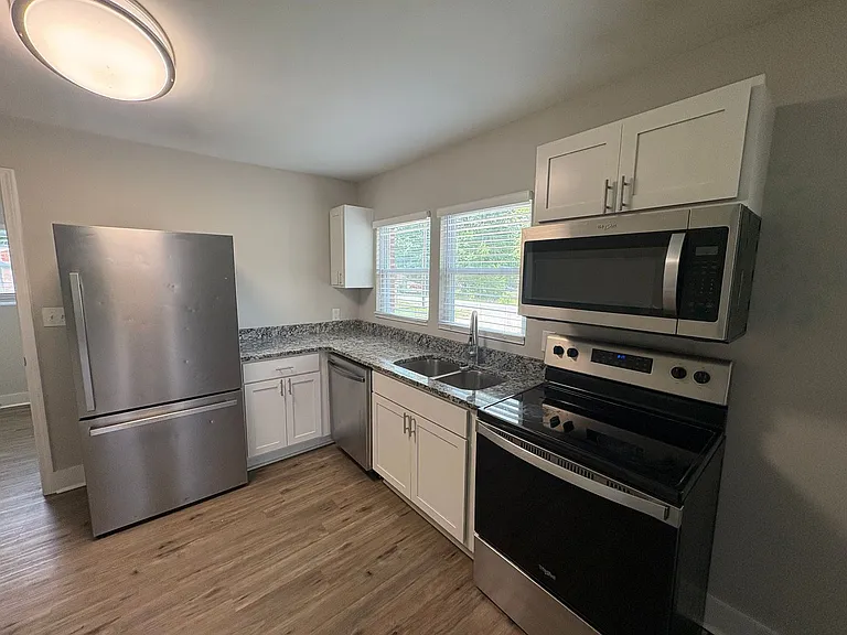 21 Fortner Ave — Photo 3