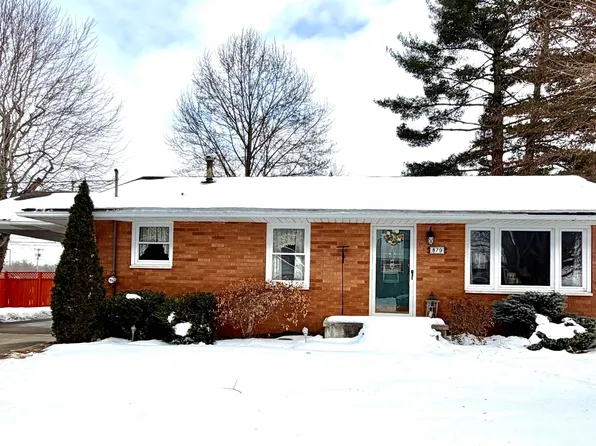 879 Holy Family Dr, Jasper, IN 47546