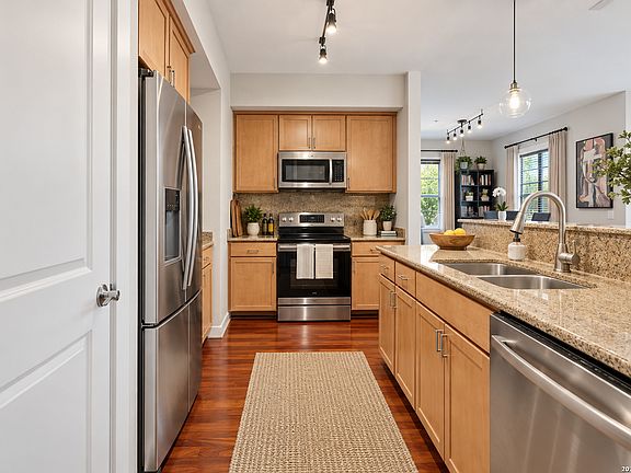 4th image of 7342 OAK MANOR DR #1102
