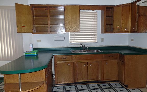 5th image of 3916 Wilcox Ave