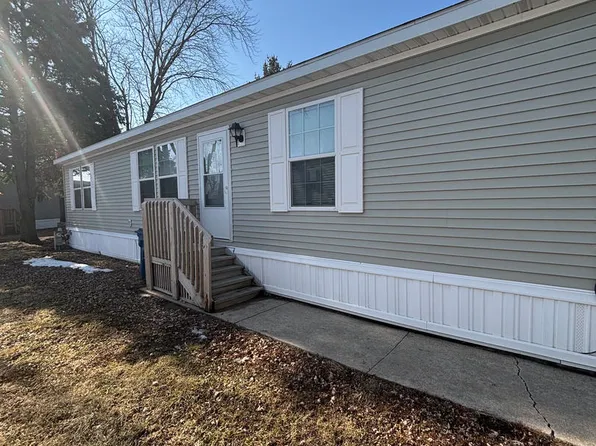 186 Carriage Ln, Chicago Heights, IL 60411