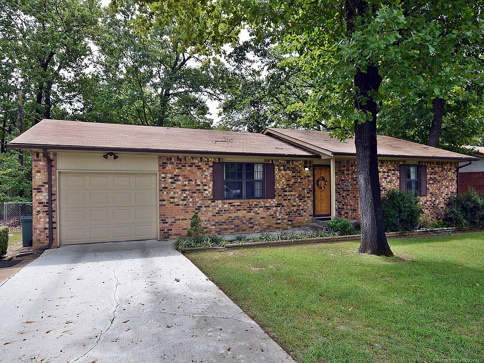 1st image of 322 Dogwood Dr