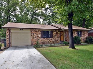 322 Dogwood Dr, Tahlequah, OK 74464