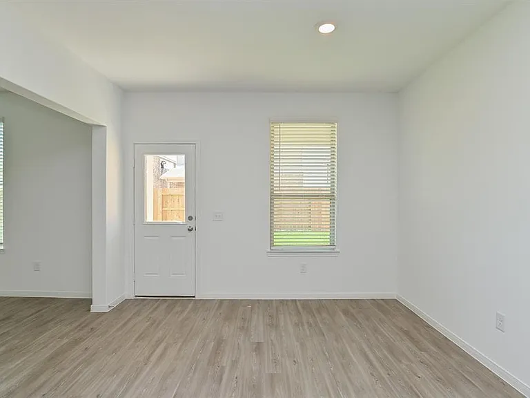 1005 Greenshank Dr — Photo 7