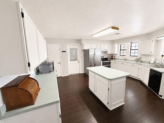 2nd image of 809 John Albert Dr