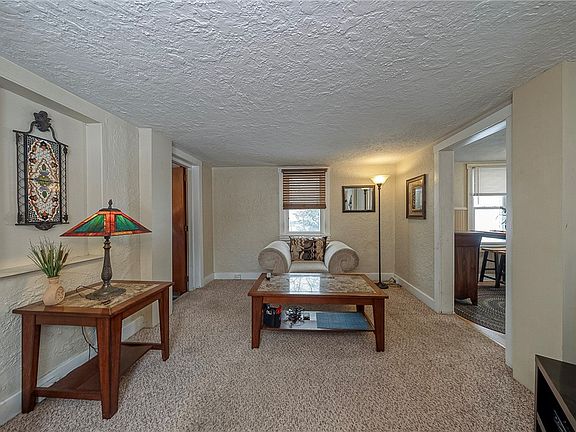 3rd image of 101 Hillcrest Dr