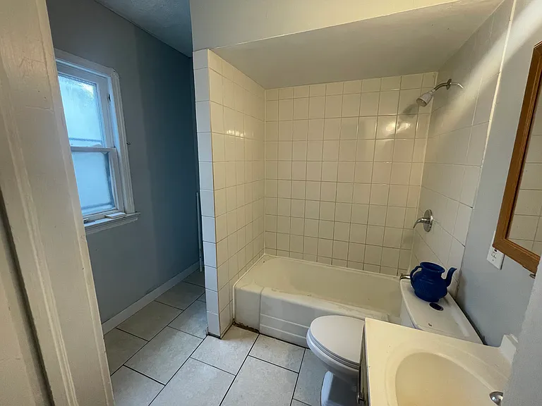 11412 Headley Ave — Photo 7