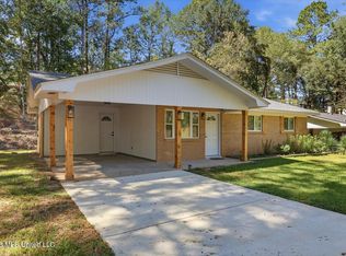 622 11th Ave NW, Magee, MS 39111