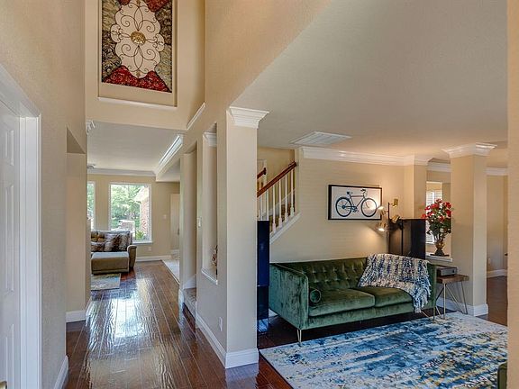2nd image of 1423 Briar Meadow Dr