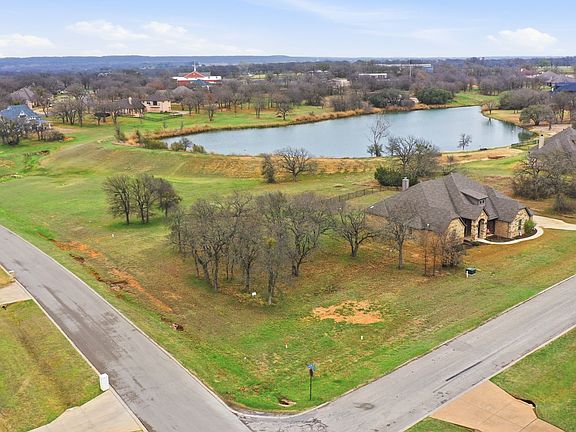2nd image of 101 Lakeside Dr