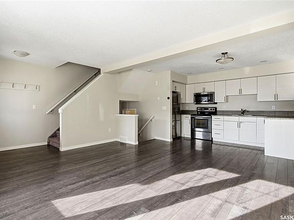 5th image of UNIT 2-5752 Gordon ROAD