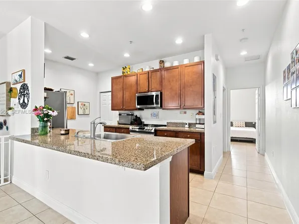 1075 SW 147th Ave #5601, Pembroke Pines, FL 33027
