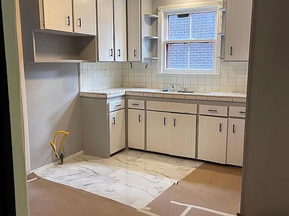 4th image of 10639 Balfour Rd