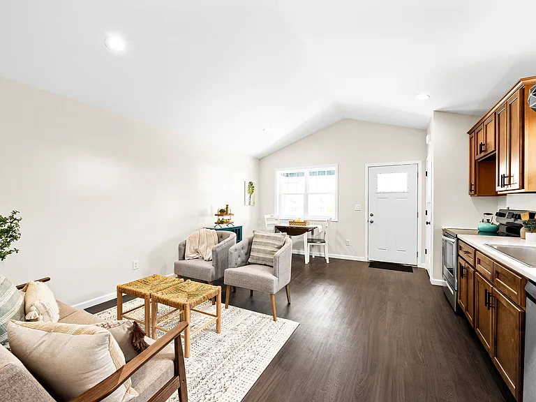 7115 Redruth St #B — Photo 6